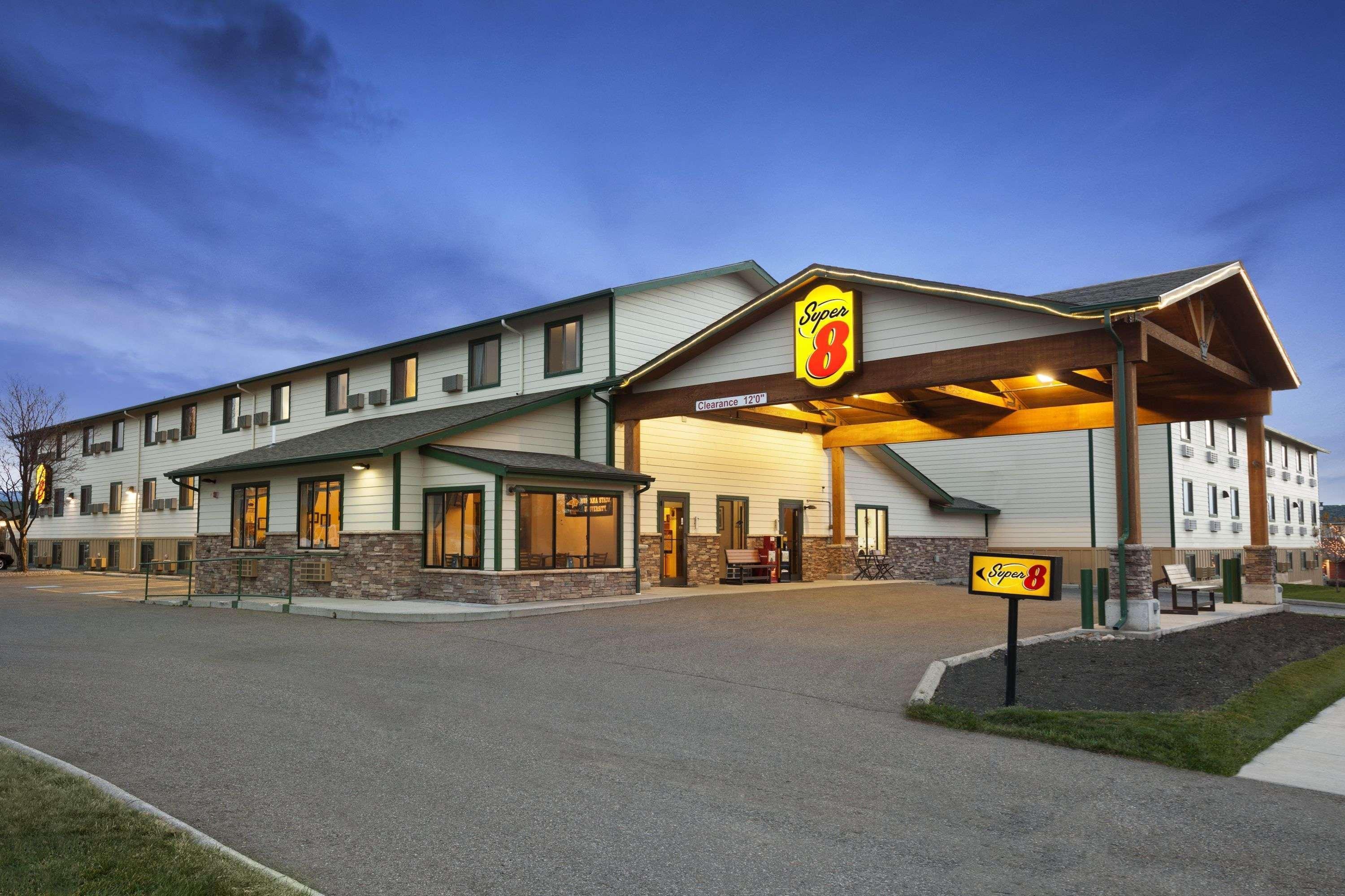 HOTEL SUPER 8 BY WYNDHAM BOZEMAN, MT 2* (United States) - from